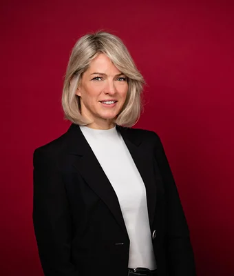 Nina  Kuhr